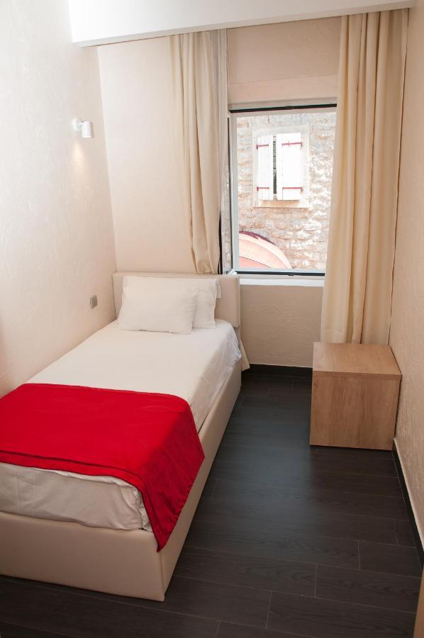 Hotel Astoria Budva Luaran gambar
