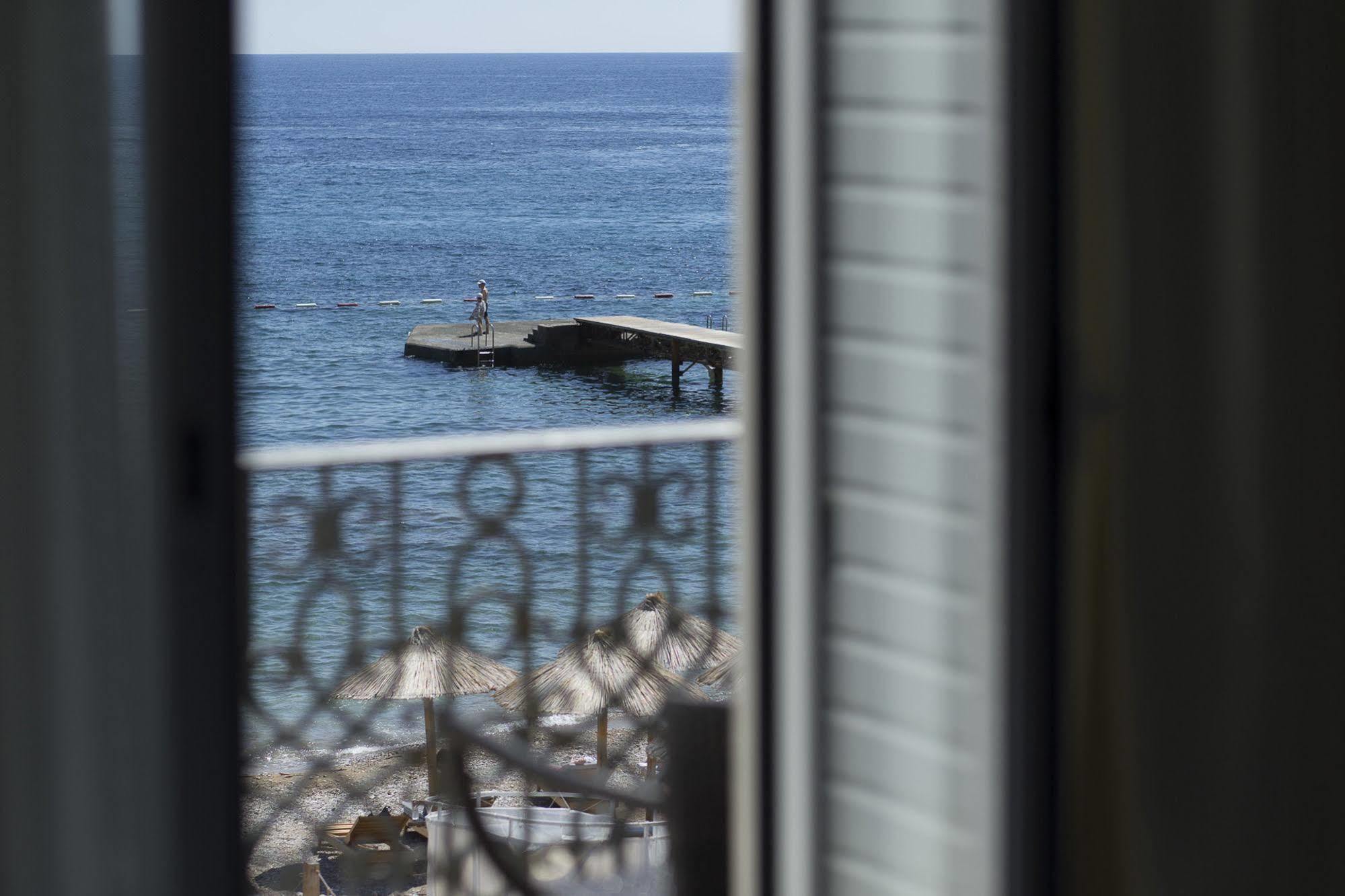 Hotel Astoria Budva Luaran gambar
